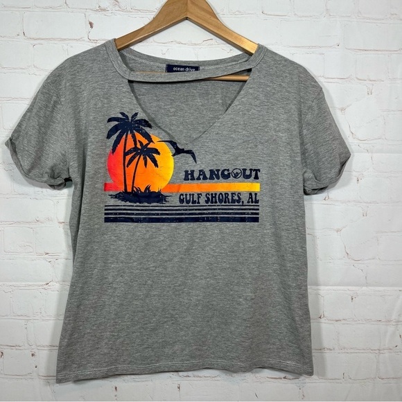 Hang Out Gulf Shores Alabama T Shirt Womens Size Medium Short Sleeve Palm Trees - Picture 1 of 6